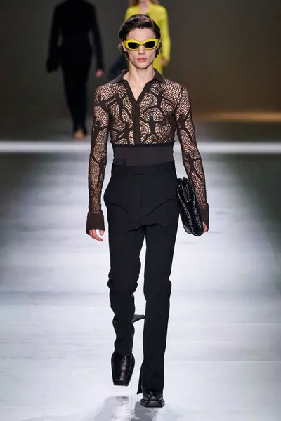Look 11